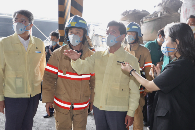 정인화 광양시장, 9월 17일 광양항 동측배후단지 내 물류창고 화재 발생 현장 방문(1)