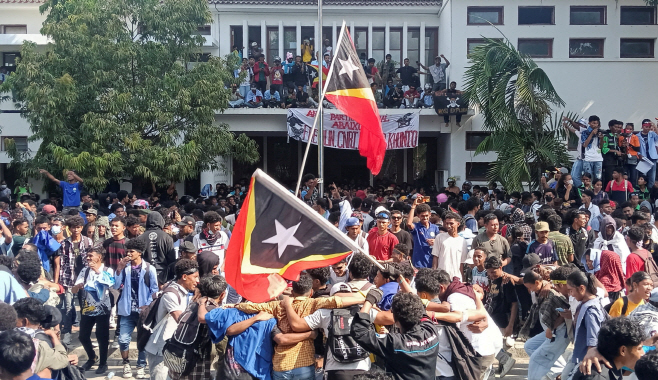 TIMOR-POLITICS/PROTESTS <YONHAP NO-4829> (REUTERS)