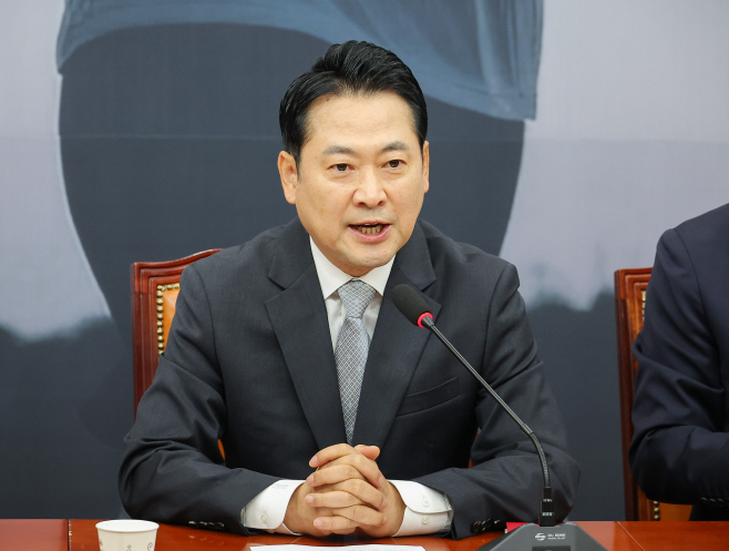 국민의힘 최고위원회의, 발언하는 장동혁 대표<YONHAP NO-4414>