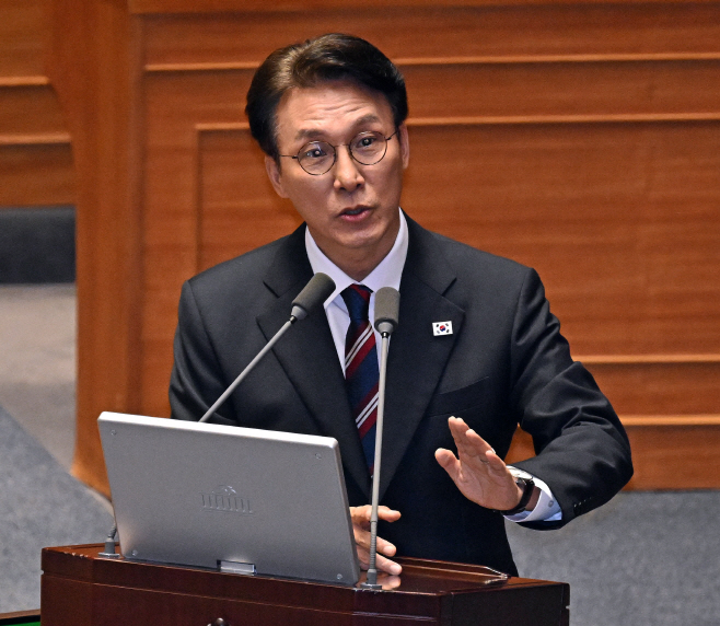 [포토] 답변하는 김민석 총리