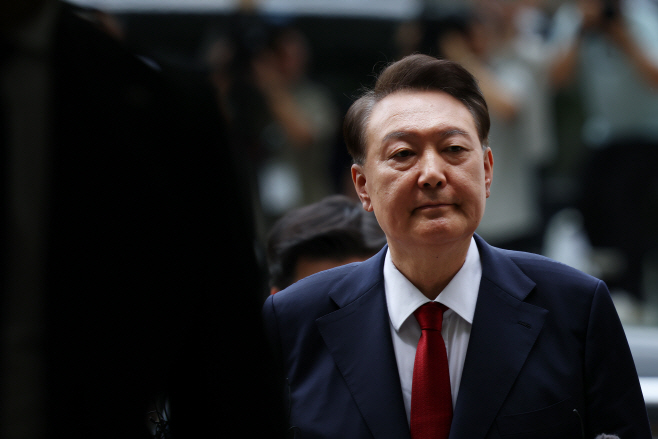 법원 출석 하는 윤석열 전 대통령