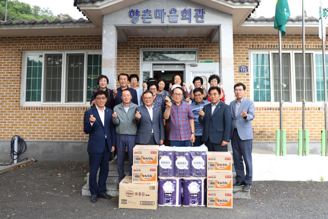 [보도자료]20250923 추석 명절 맞이 어려운 군민 위문(p)