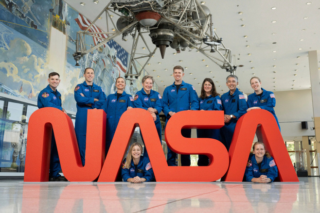 NASA Astronauts <YONHAP NO-1076> (AP)