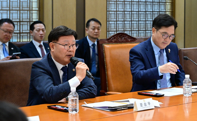 사진-문승우 도의장, 우원식 국회의장 만나 전북 현안 해결 지원 요청 (1)