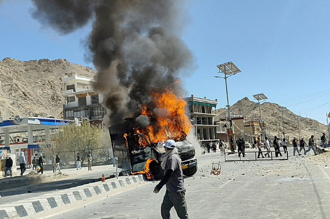 INDIA-PROTESTS/LADAKH <YONHAP NO-2804> (REUTERS)