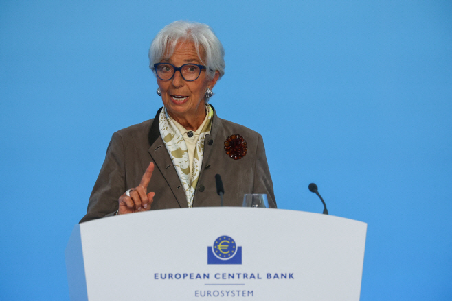 ECB-POLICY/ <YONHAP NO-5694> (REUTERS)
