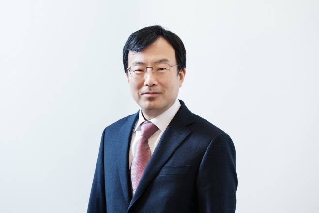[사진] LGD 윤수영 CTO, 은탑산업훈장 수훈