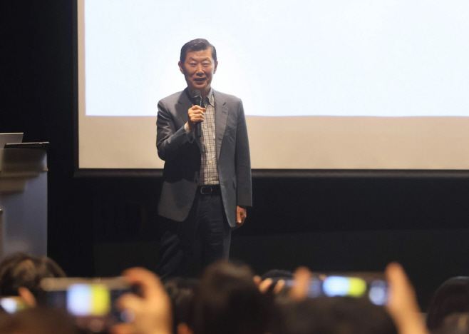 김홍국회장