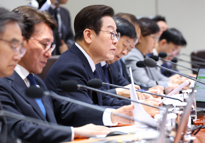국무회의 발언하는 이재명 대통령