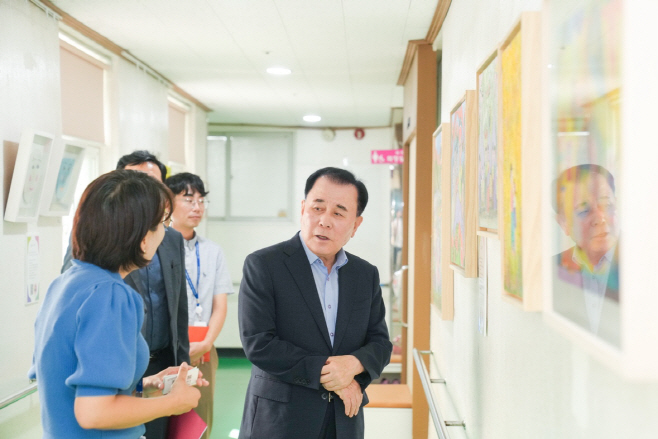 충남교육청, 복지시설에 온정 전해