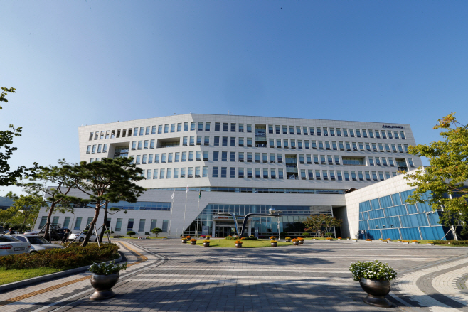 충남교육청, 추석 연휴 학교 주차장 620여 곳 무료 개방
