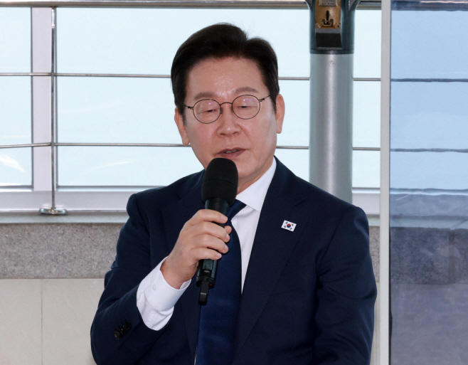 이재명 대통령, 강화평화전망대 찾아 실향민 위로