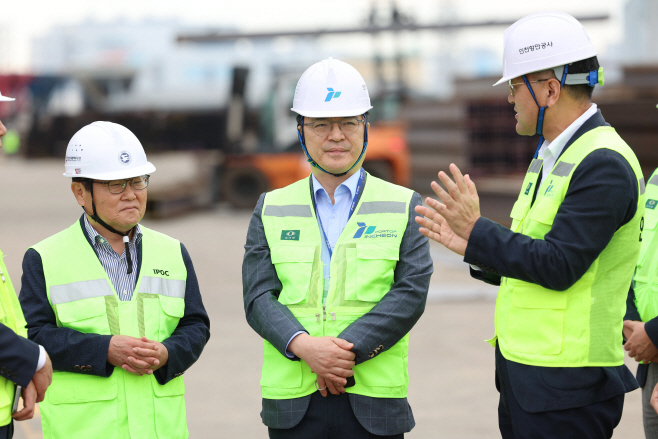 (25.10.09)수도권 수출입 관문인 인천신항 현장방문10_인천 6부두(철강)