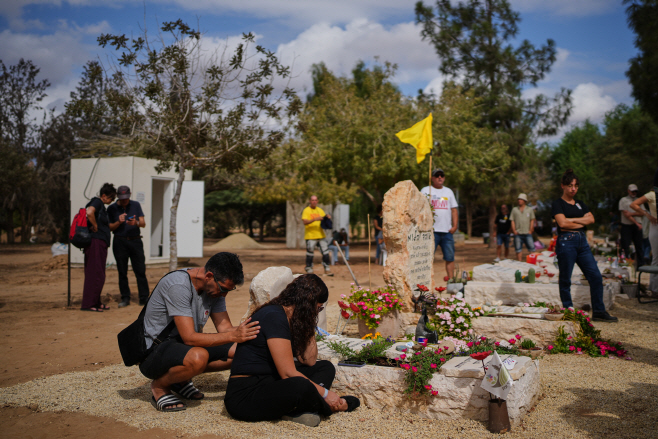 Israel Palestinians <YONHAP NO-5896> (AP)