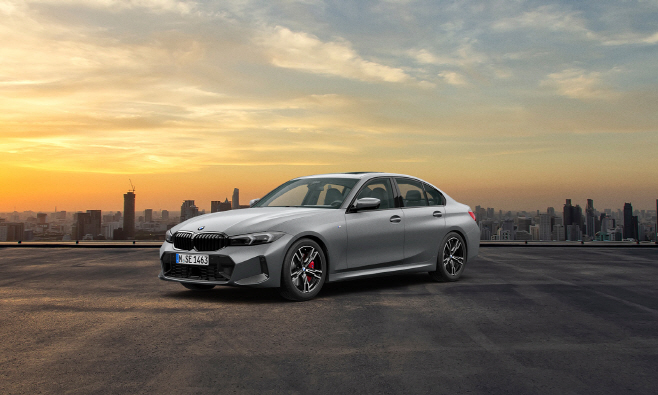 사진-BMW 10월 온라인 한정 에디션_320i M 스포츠 프로 스페셜 에디션