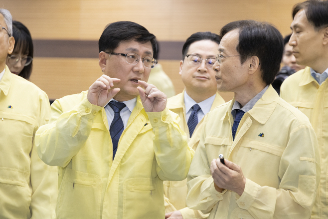 김성환 장관, 추석 특수경부하기 대비 전력 대응...<YONHAP NO-4385>
