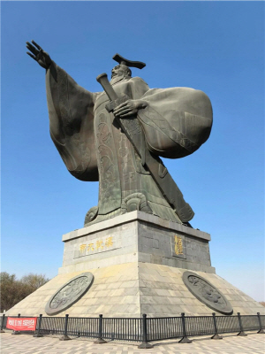 시안(西安)의 한무제(漢武帝) 동상