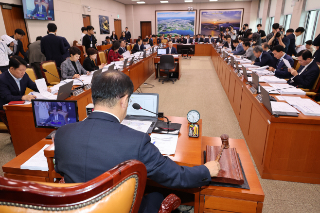 국회 국토위 전체회의