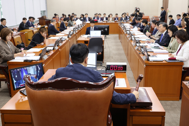 보건복지위원회 전체회의<YONHAP NO-3047>