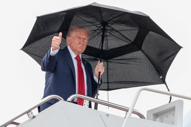 ISRAEL-PALESTINIANS/TRUMP-DEPARTURE