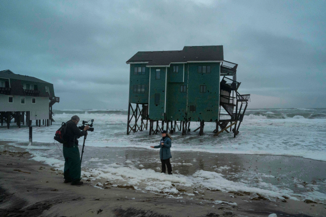 Tropical Weather <YONHAP NO-5479> (AP)