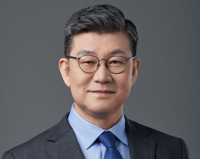 김남근