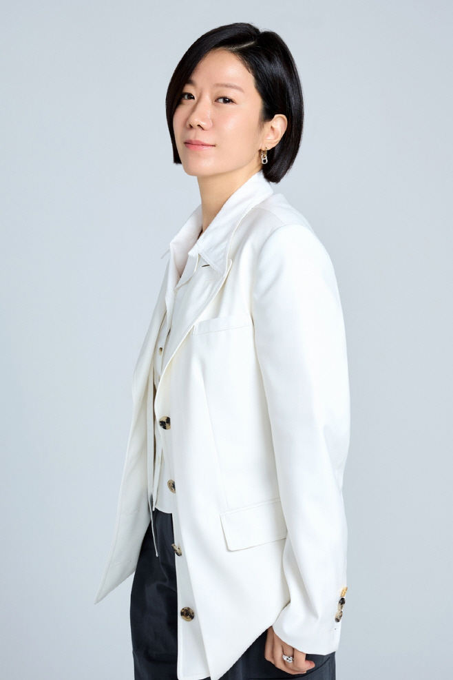 배우 전혜진 호두앤유엔터테인먼트