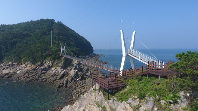 [관광진흥과]고군산군도K관광섬의중심으로떠오르다(방축도출렁다리)