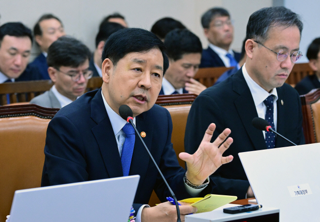 기획재정부 국정감사-15