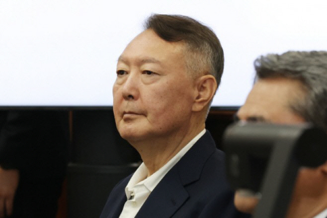 윤윤