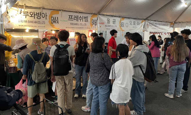 4 [사진] 영천시 농식품 업체, LA 한인축제 참가로 미주시장 수출 확대