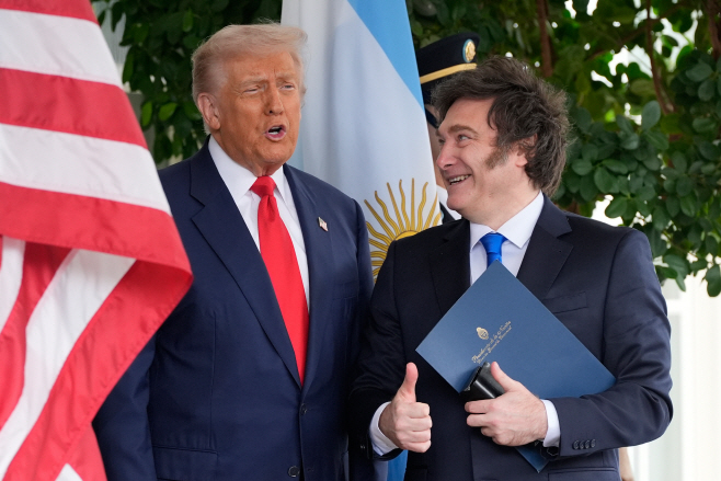 APTOPIX Trump <YONHAP NO-2051> (AP)