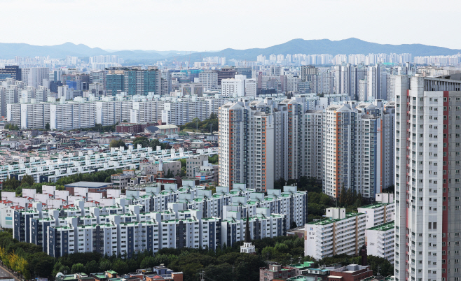 서울 전역 규제지역, 경기 12곳도 해당<YONHAP NO-3907>
