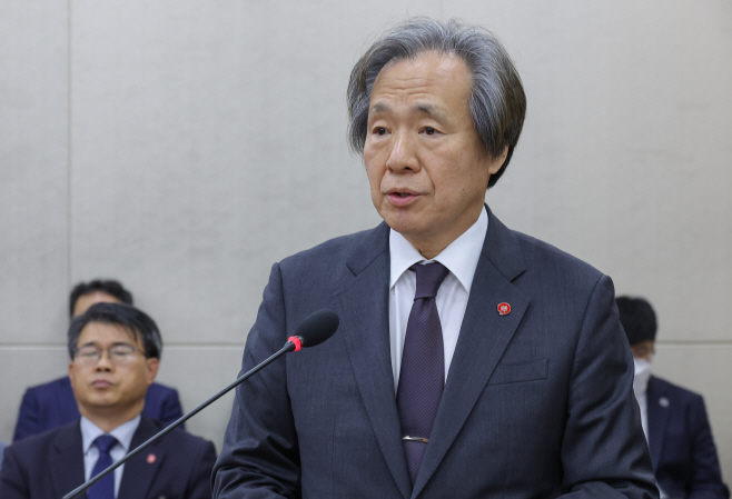 정기석 국민건강보험공단 이사장, 복지위 국감 ...<YONHAP NO-2326>
