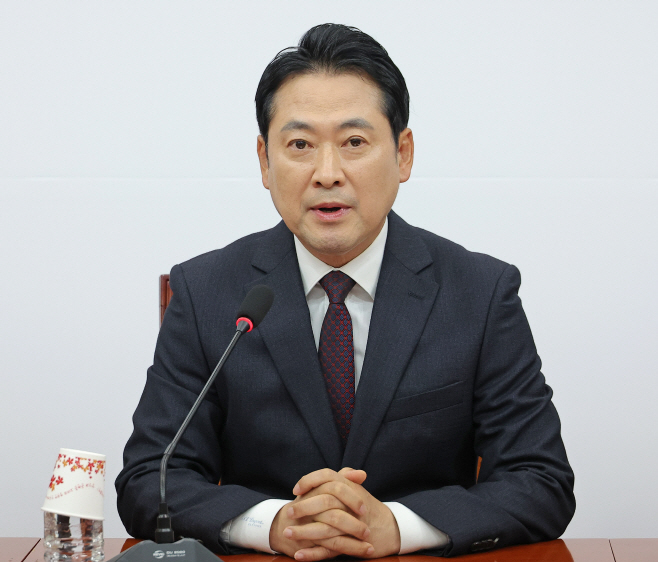 기자간담회 연 장동혁 대표<YONHAP NO-3392>