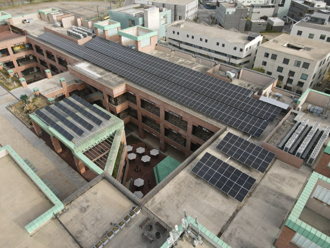 3. [롯데백화점] 롯데 프리미엄아울렛 파주점 태양광 설비 설치 사진