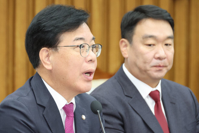 발언하는 송언석 원내대표<YONHAP NO-1399>