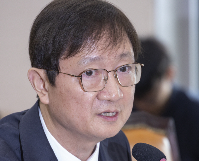 이찬진 금융감독원장, 국감에서 답변