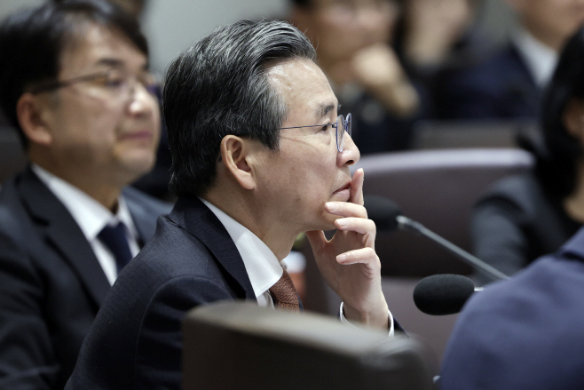 국무회의 참석한 김용범 정책실장