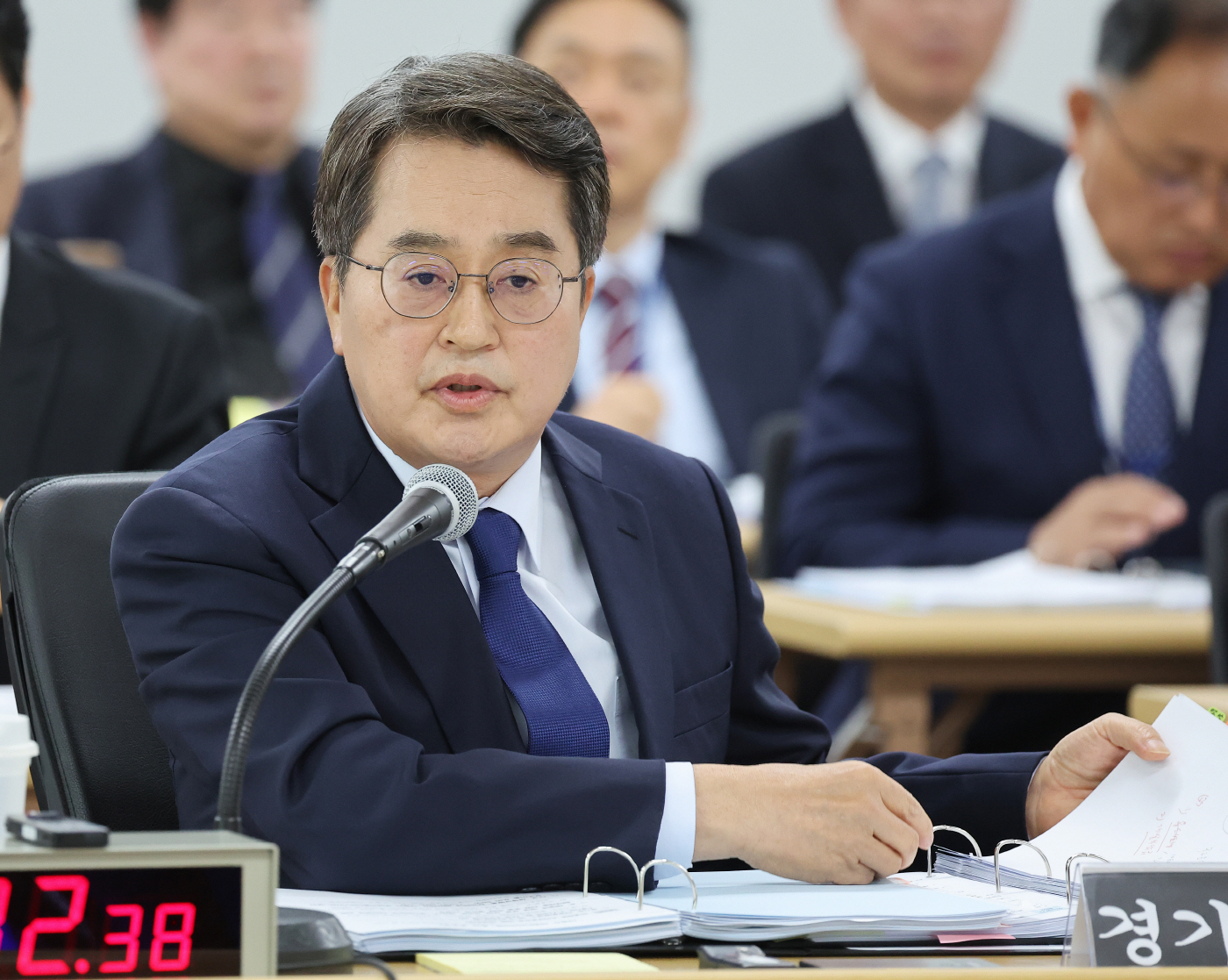 답변하는 김동연 경기도지사