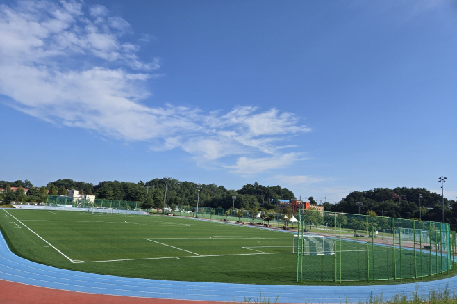 (사진)강릉 강남축구공원 1구장, 15년 만에 ‘KFA 1등급’ 경기장으로 재탄생