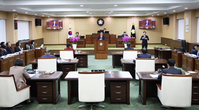 20251022 보도자료(청양군의회 제315회 임시회 개회)1