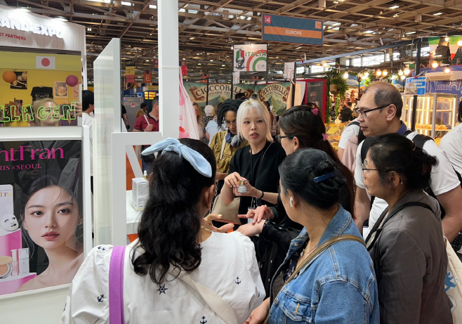 [사진1]롯데는 23일부터 25일까지 오스트리아 빈에서 _롯데-대한민국 브랜드 엑스포_를 개최한다. 올해는 구매력이 높은 중앙유럽 시장~