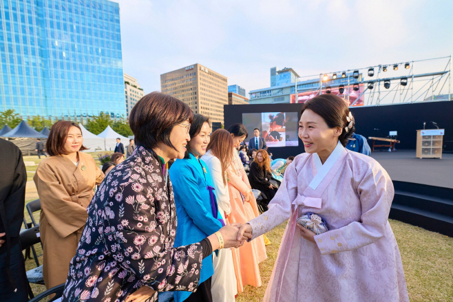 김혜경 여사, 한복 문화주간 기념행사 참석<YONHAP NO-3809>