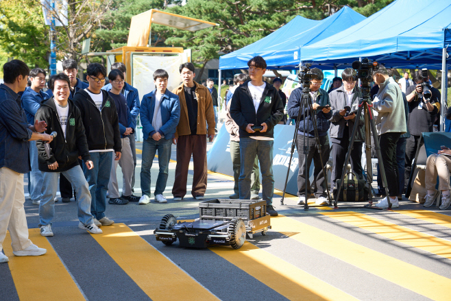 (사진2) 대상 수상작 시연