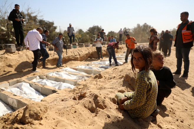 MIDEAST-GAZA-BODIES