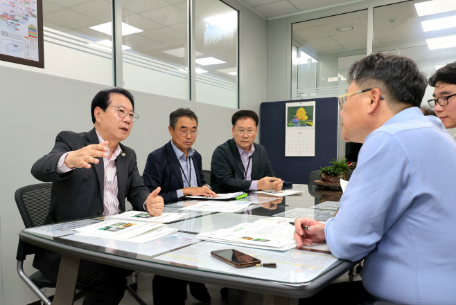 기획재정부에 지역 현안 건의