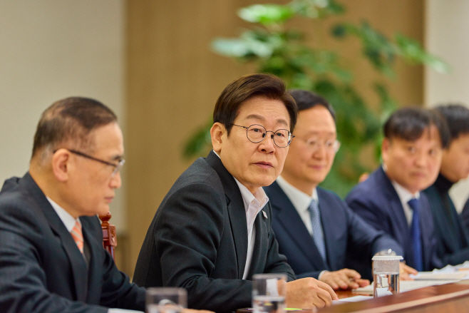 이재명 대통령, 스캠·마약·사이버도박 등 초국가범죄 대응 장관회의 주재