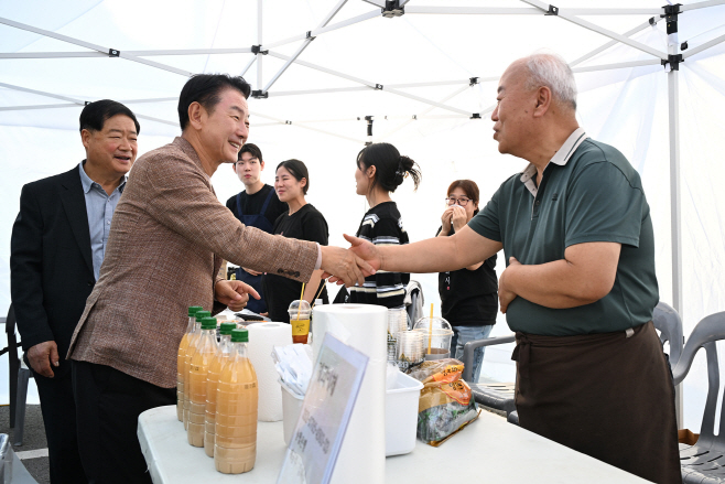1.시민소통과([기획]의정부시, 하천마라톤 전국대회와 동오마실페스타로 완성한 상생의 하루)7(동오마실페스타2)