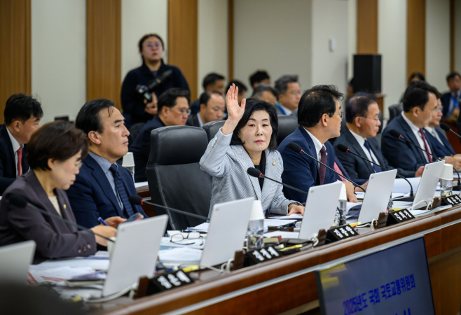 발언하는 김희정 의원<YONHAP NO-3734>